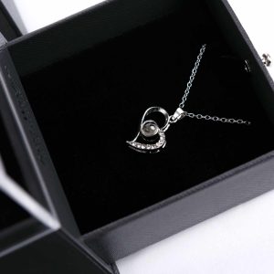 Örökrózsa nyitható díszdobozban nyaklánccal - 10,2 x 9,8 x 11 cm - fekete     DA01201 - Image 2